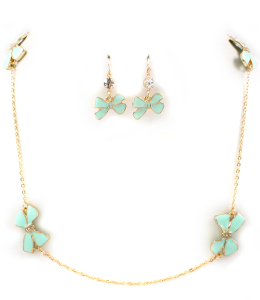 Bow-dacious Necklace and Earring Set