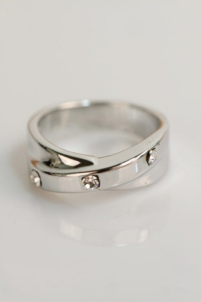 Korean Cross Band Ring - Click Image to Close