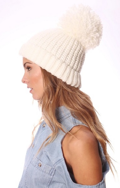 Super Chunky Pom Pom Beanie - Click Image to Close