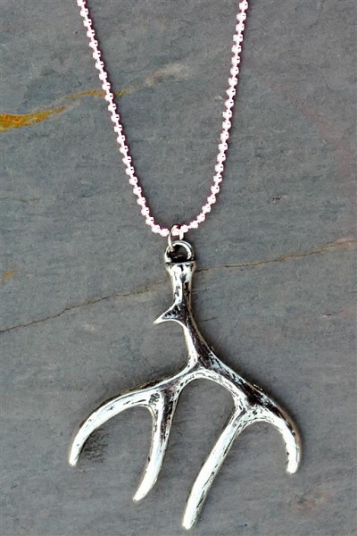 Antler Pendant Necklace - Short - Click Image to Close