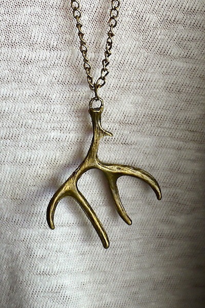 Antler Pendant Necklace - Short - Click Image to Close