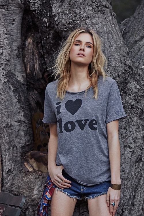 I Heart Love Relaxed Graphic Tee - Click Image to Close