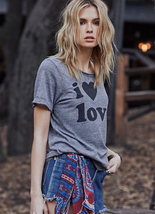 I Heart Love Relaxed Graphic Tee - Click Image to Close